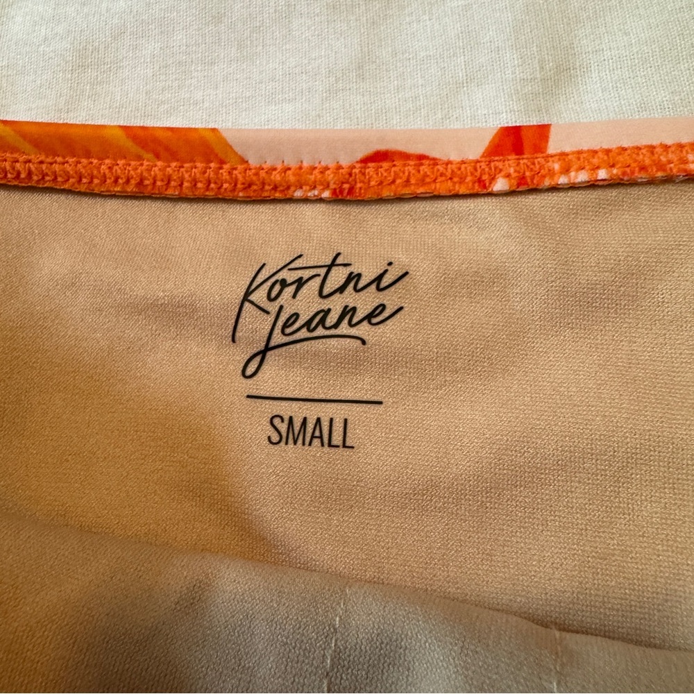Kortni Jeane Small Orange Tropical Floral Ruffled Off Shoulder Swim Tankini Top - Picture 6 of 6